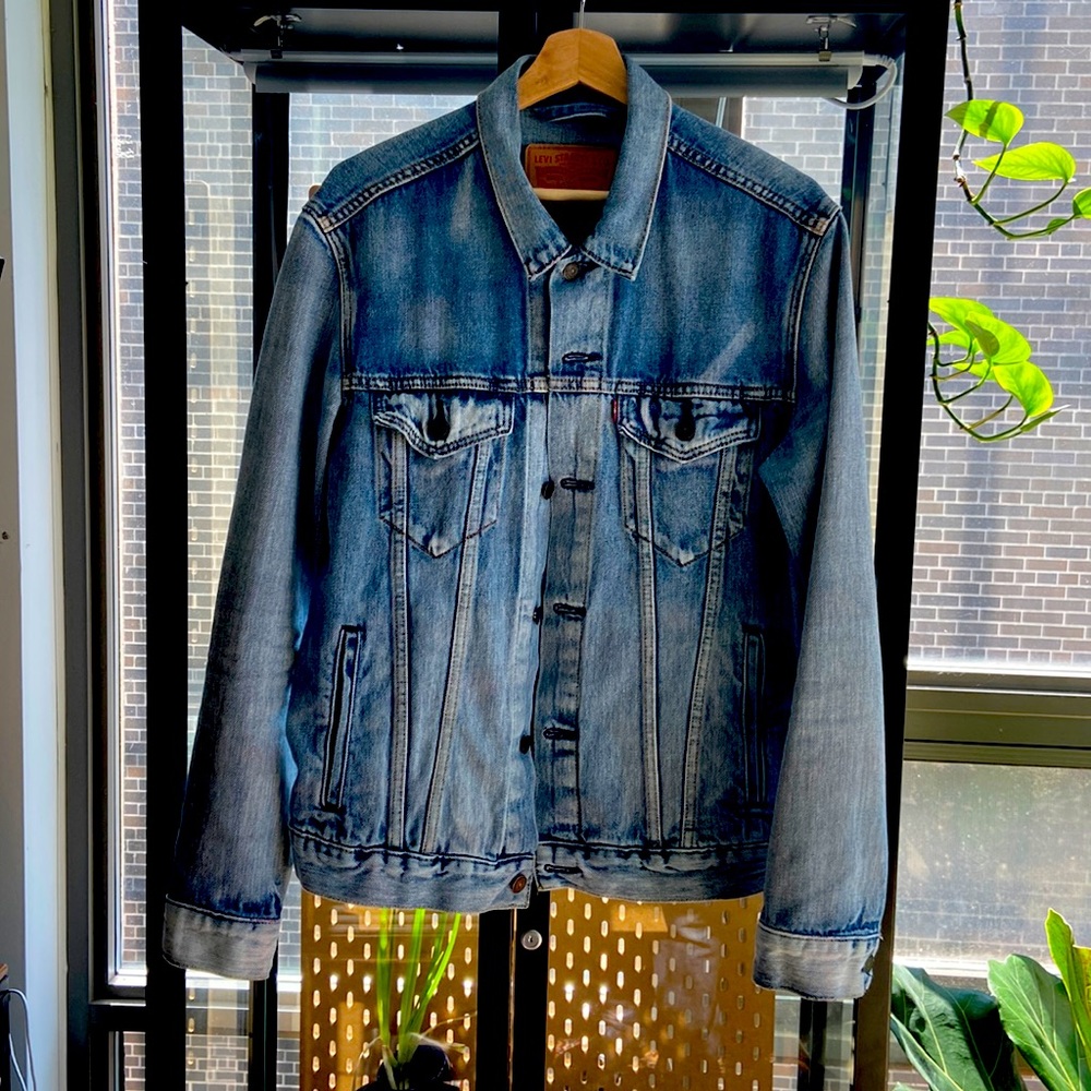 Levi’s trucker jacket